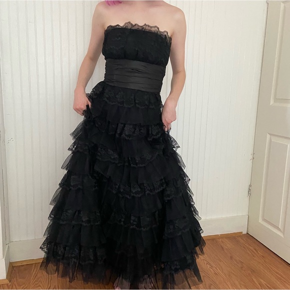 Masquerade Vintage Gothic Princess Dream Dress - Picture 3 of 5
